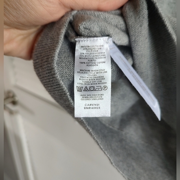 Loft Grey sweater. XS. - Picture 2 of 5